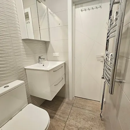 Apartment V93 *