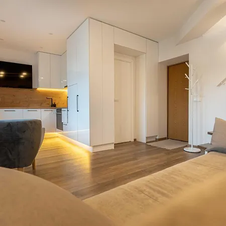 V93 Апартаменты